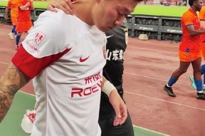 爱看球-基达菲队员精彩表现赢得球迷掌声！(巴黎奥运会中国运动员励志事迹加精神)